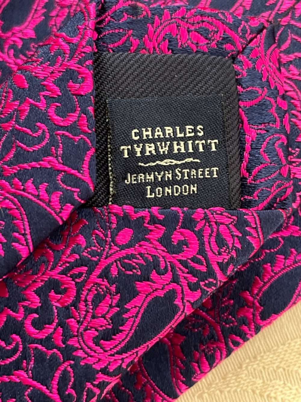 Charles Tyrwhitt Silk Men’s Tie - Picture 4 of 5